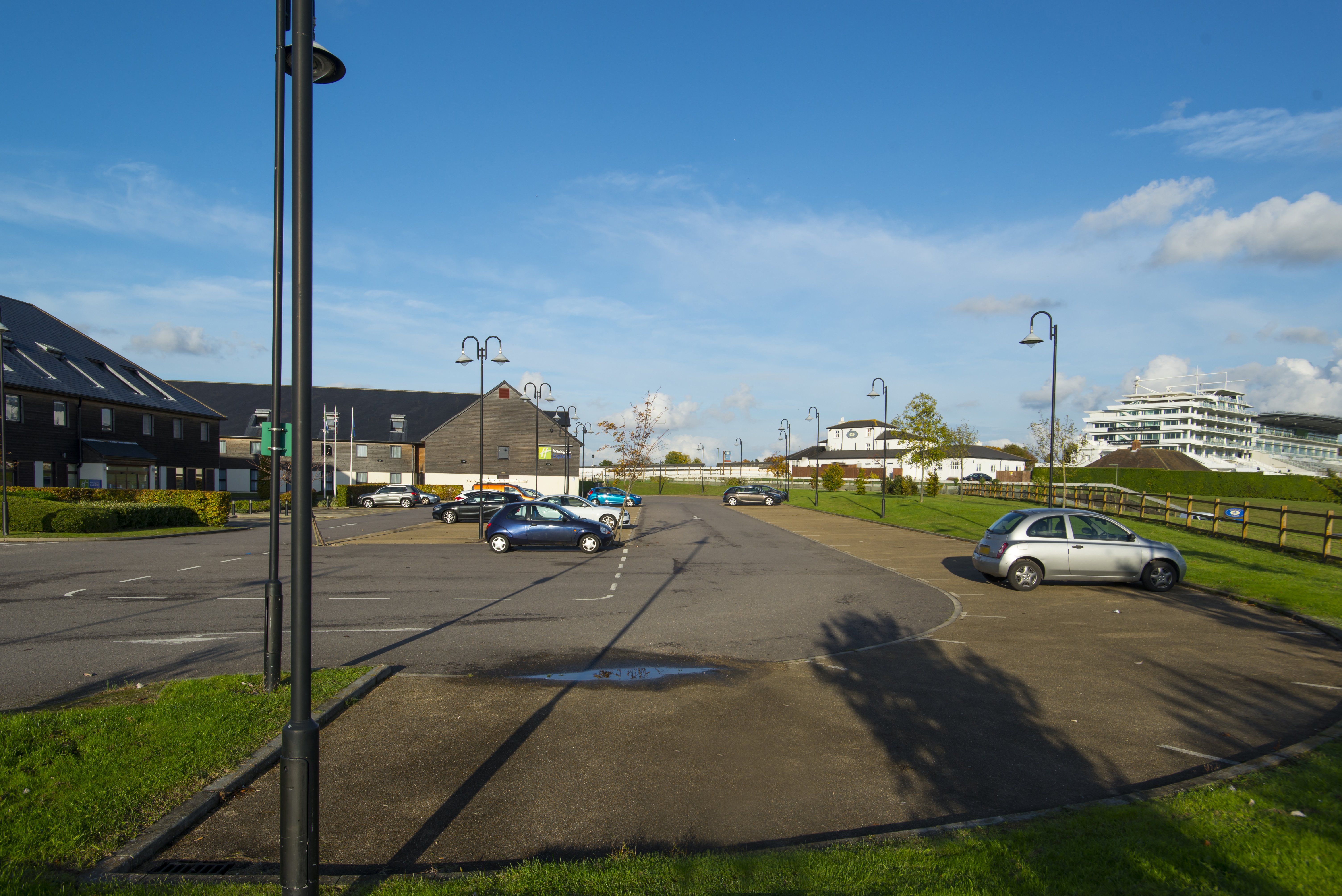 Holiday Inn Express London Epsom Downs 58/69