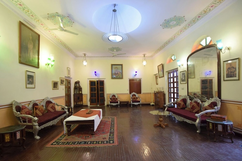 HARI MAHAL PALACE 18/40