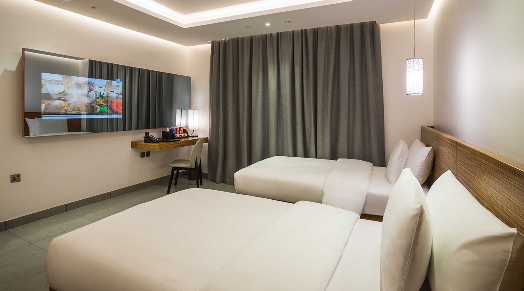 2 BEDROOMS, SUITE