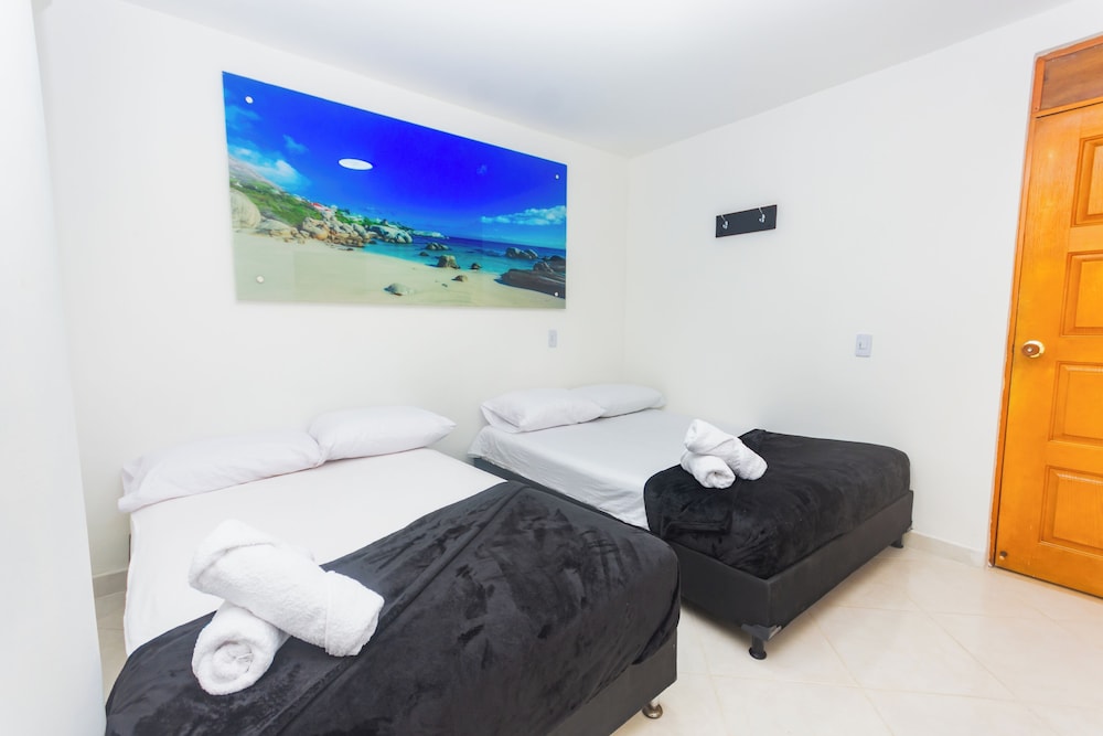 HOTEL TROPICAL SAN JERONIMO 6/27