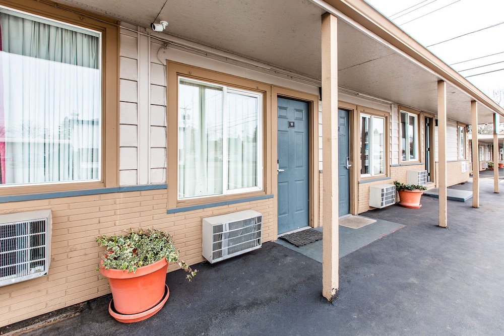 Welcome Inn 3/46
