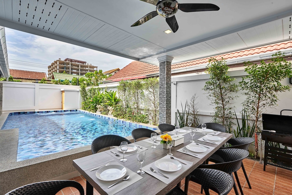 Gala Villa New Modern Luxury 5 Bed 16/22