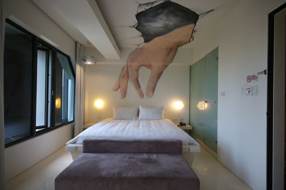 Hotel Papa Whale-Kaohsiung Formosa Boulevard 8/32