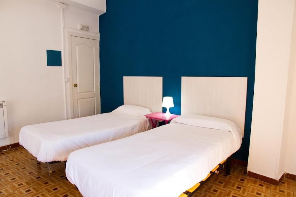 RUSSAFA YOUTH HOSTEL 21/54