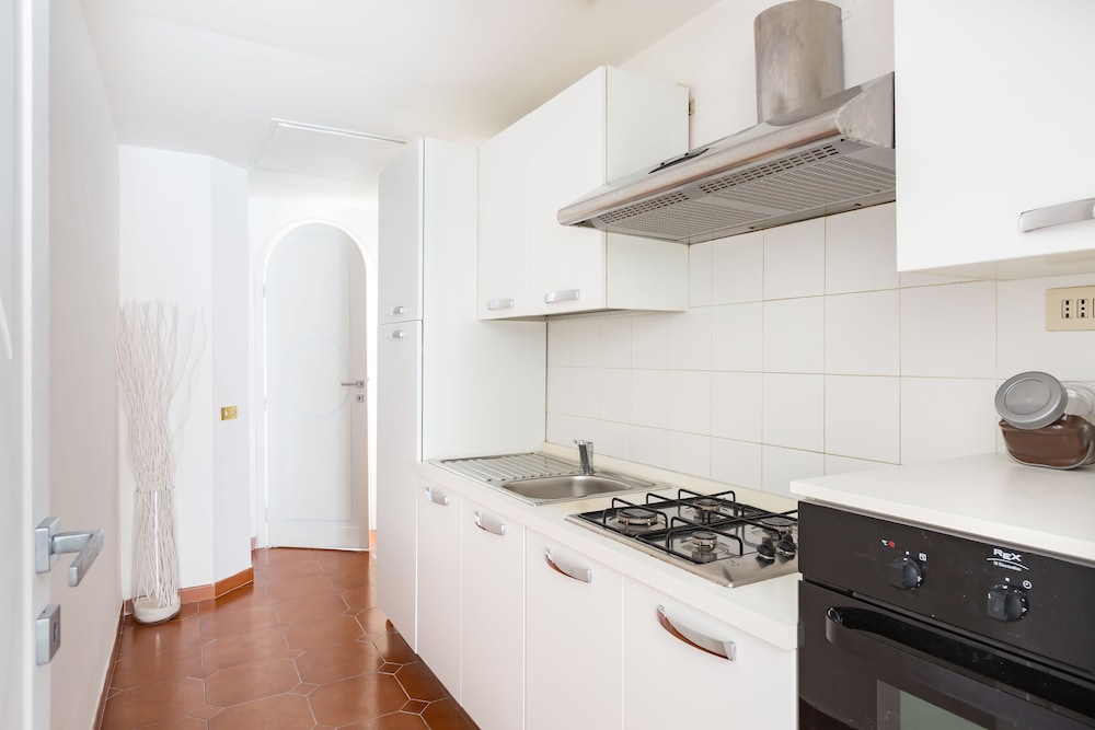 The Sistina Suite 43/46