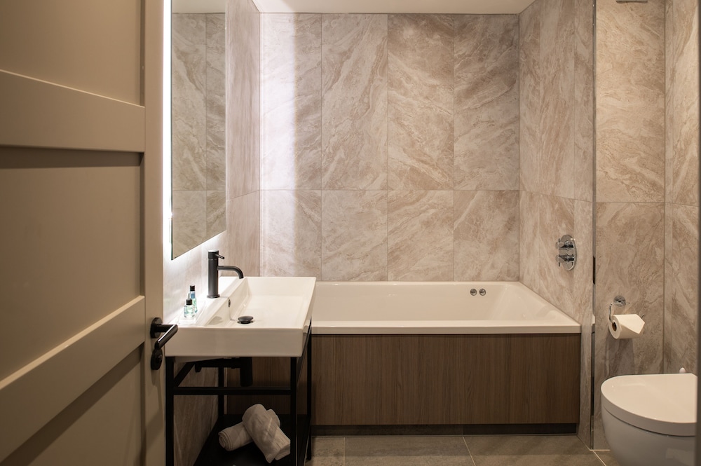 Radstone Hotel 47/50