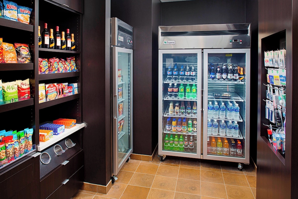 COURTYARD by MARRIOTT DALLAS CARROLLTON 4/49