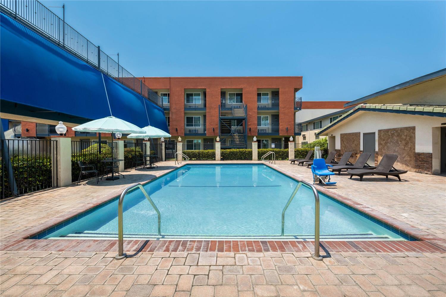 Travelodge Inn & Suites by Wyndham Anaheim on Disneyland Dr 30/31