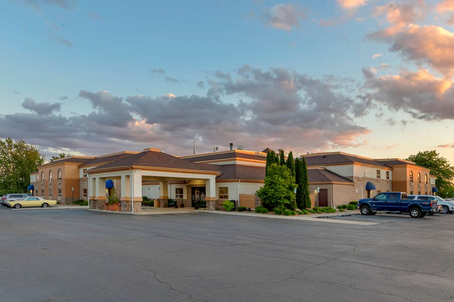 Best Western Davison Inn 4/43