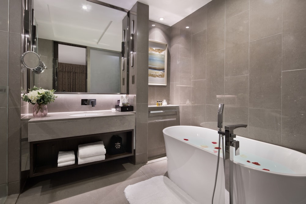 DeRUCCI Hotel 14/65
