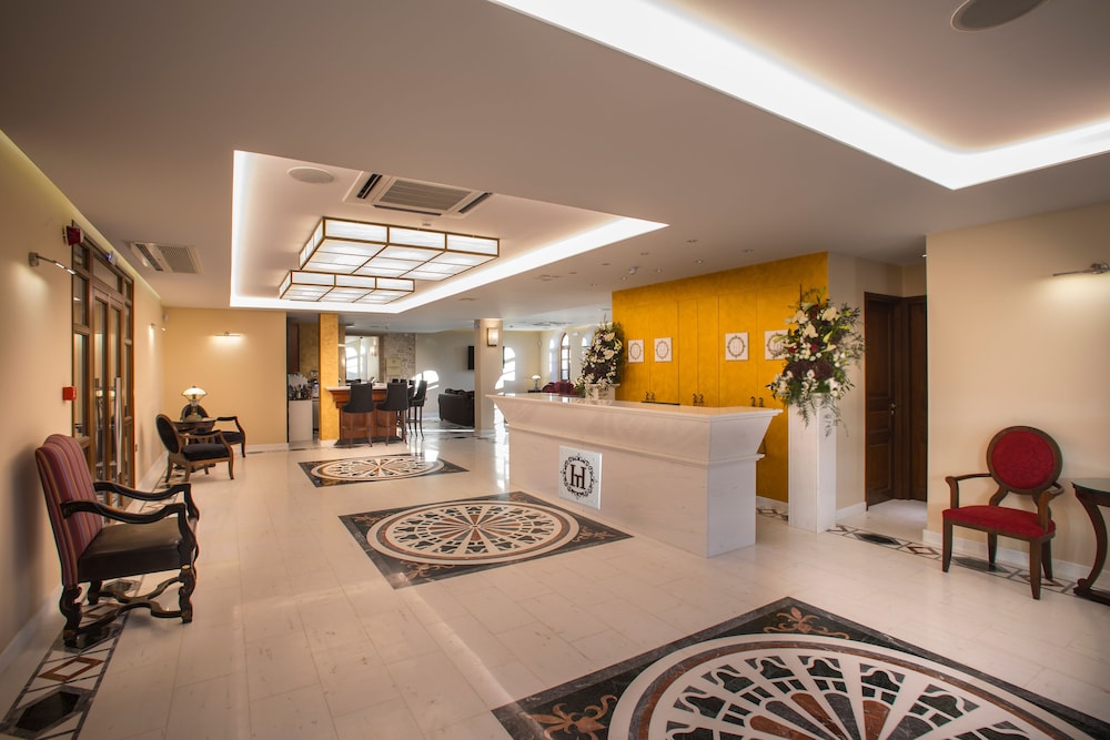 MYSTRAS GRAND PALACE RESORT & SPA 4/50