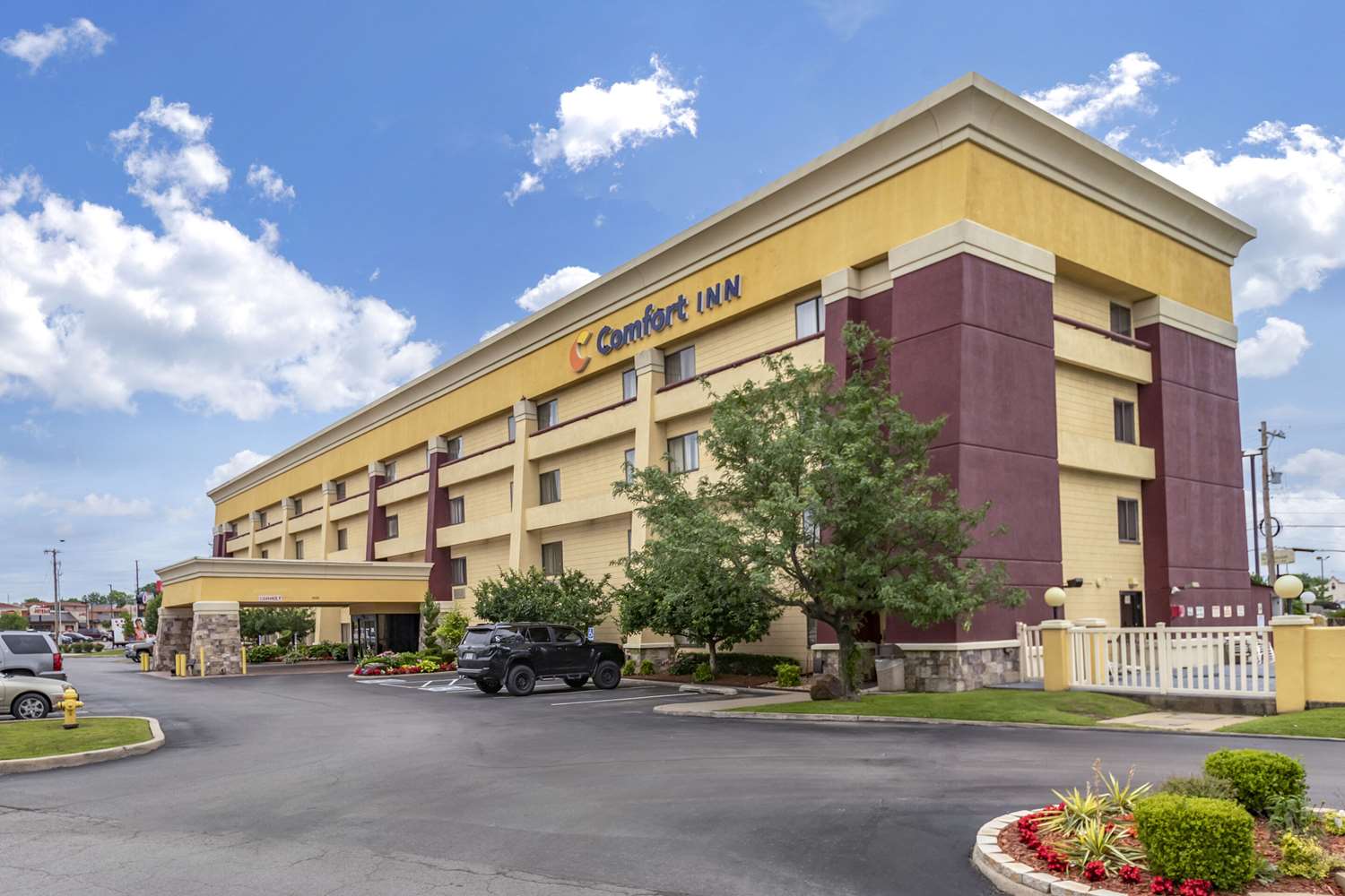 Comfort Inn Tulsa Midtown 17/18