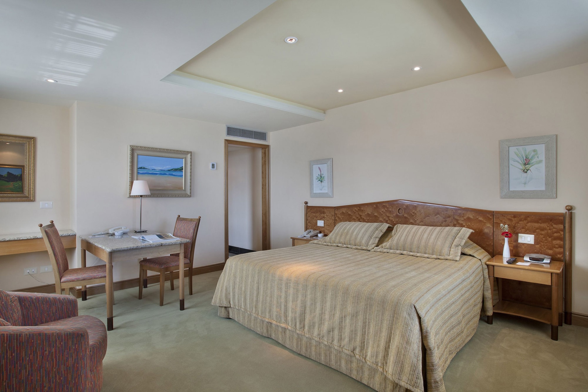 LUXURY, DOUBLE BED