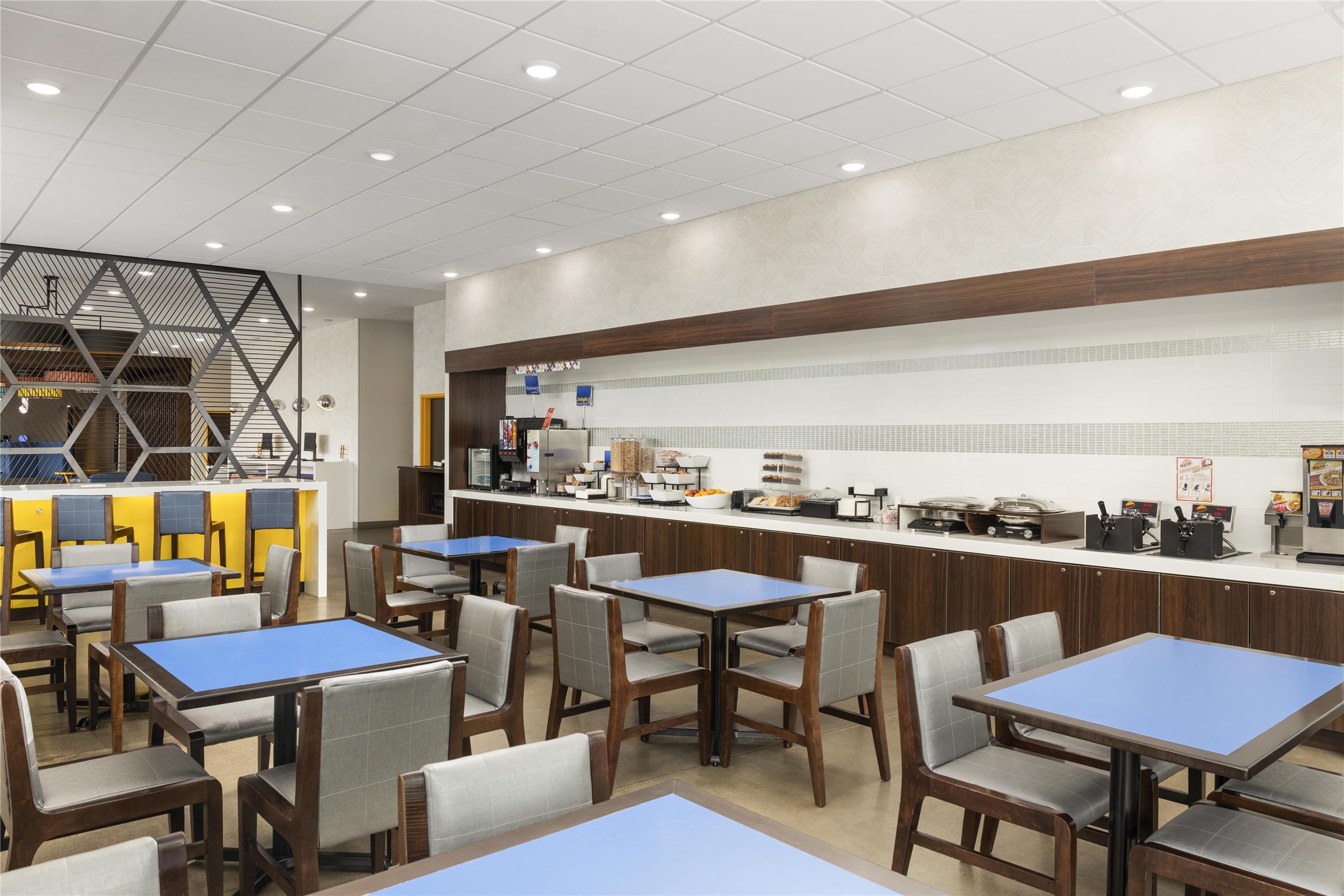 Glo Best Western Dawley Farms In Sioux Falls 30/47
