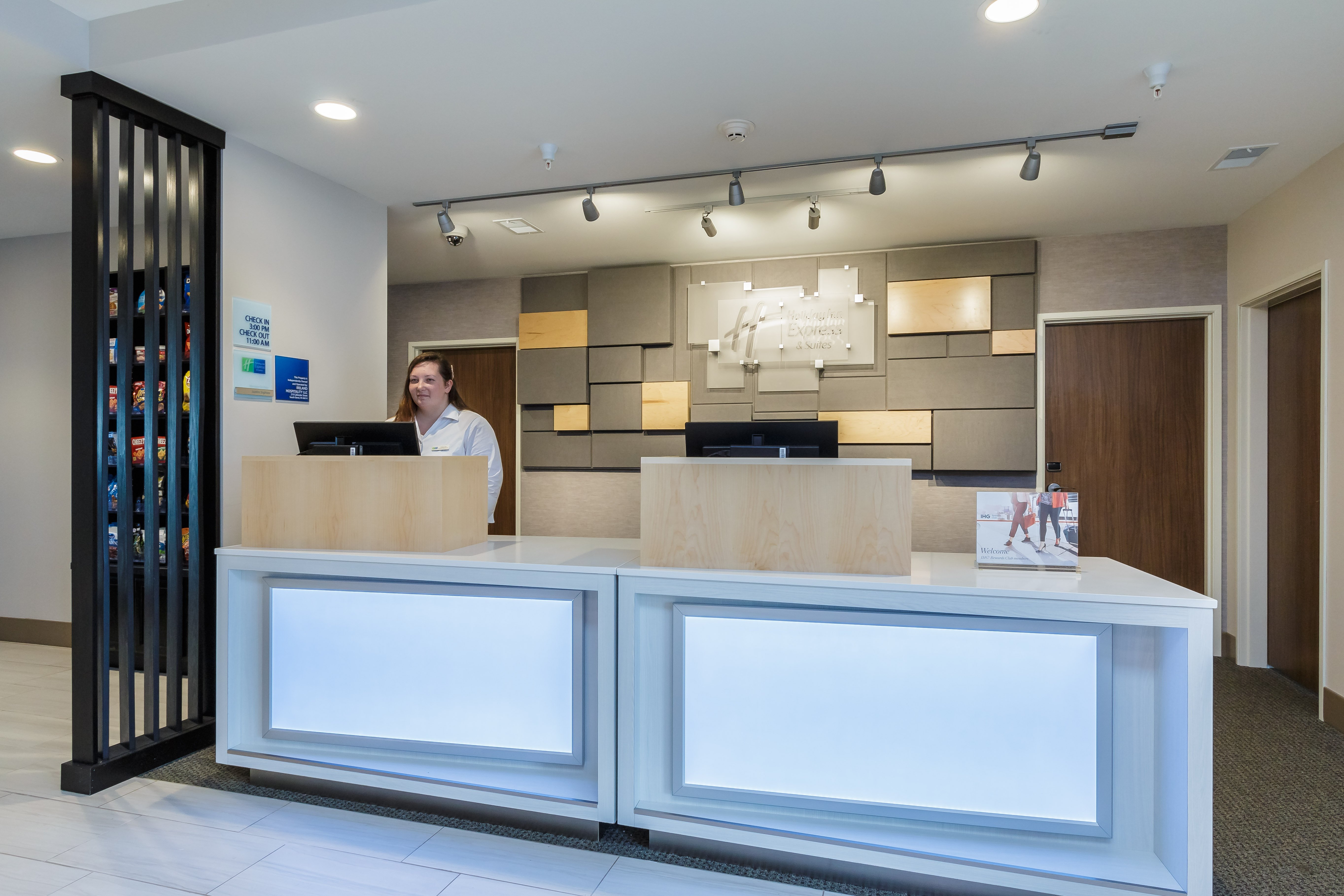 Holiday Inn Express and Suites South Bend South 10/64