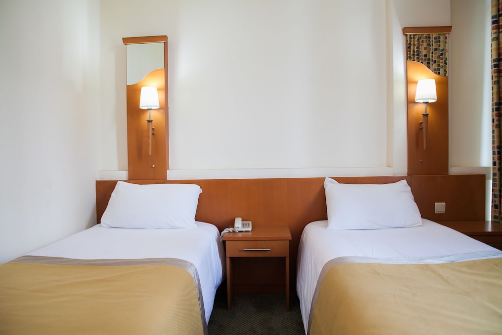 ROOM, TWIN BEDS, CITY VIEW
