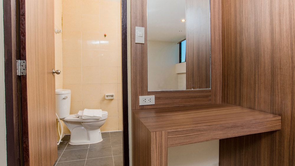 B2 Airport Boutique & Budget Hotel 25/39