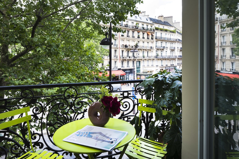 Hotel Plaza Elysees 44/50