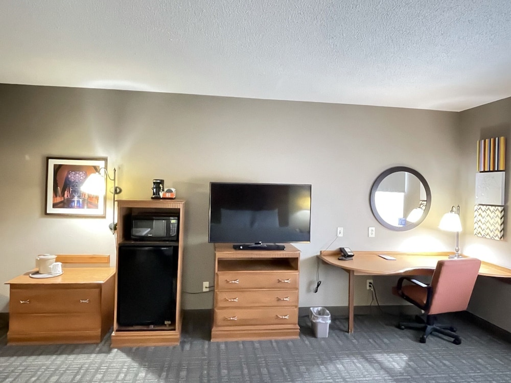 Hampton Inn Suites Louisville 40/46