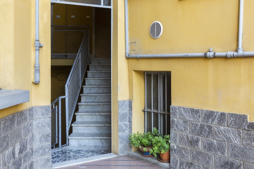 notaMi - Yellow Line Apartment 1/29