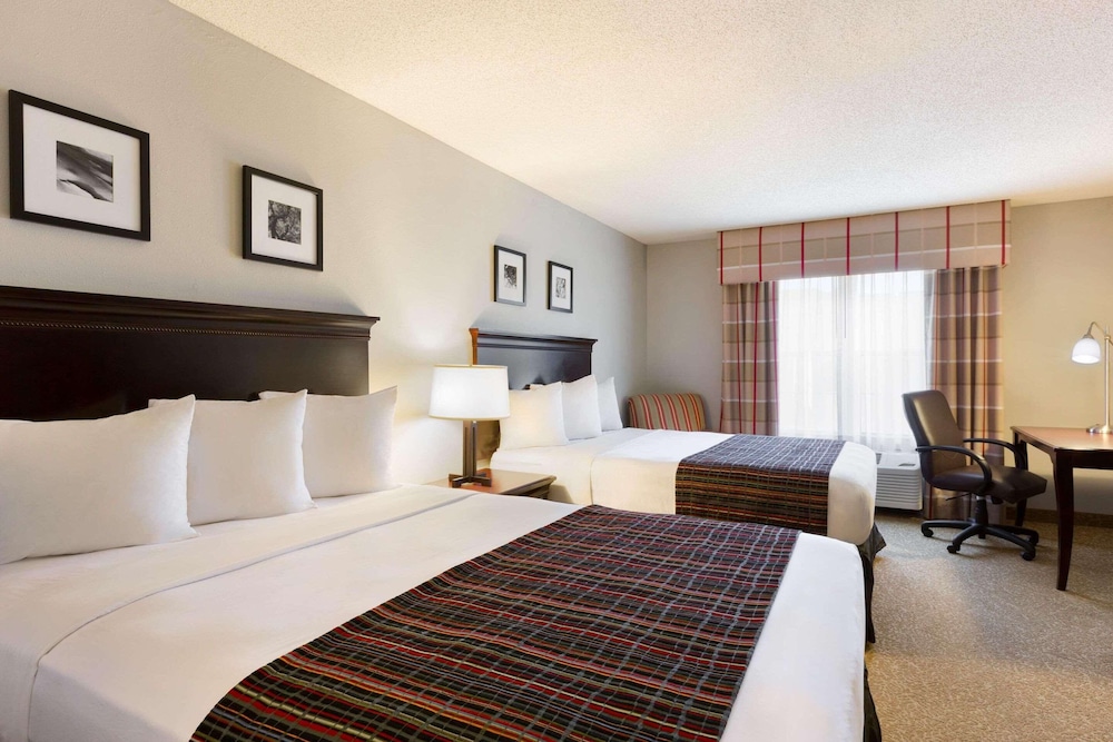 Country Inn & Suites By Radisson Kearney NE 12/37