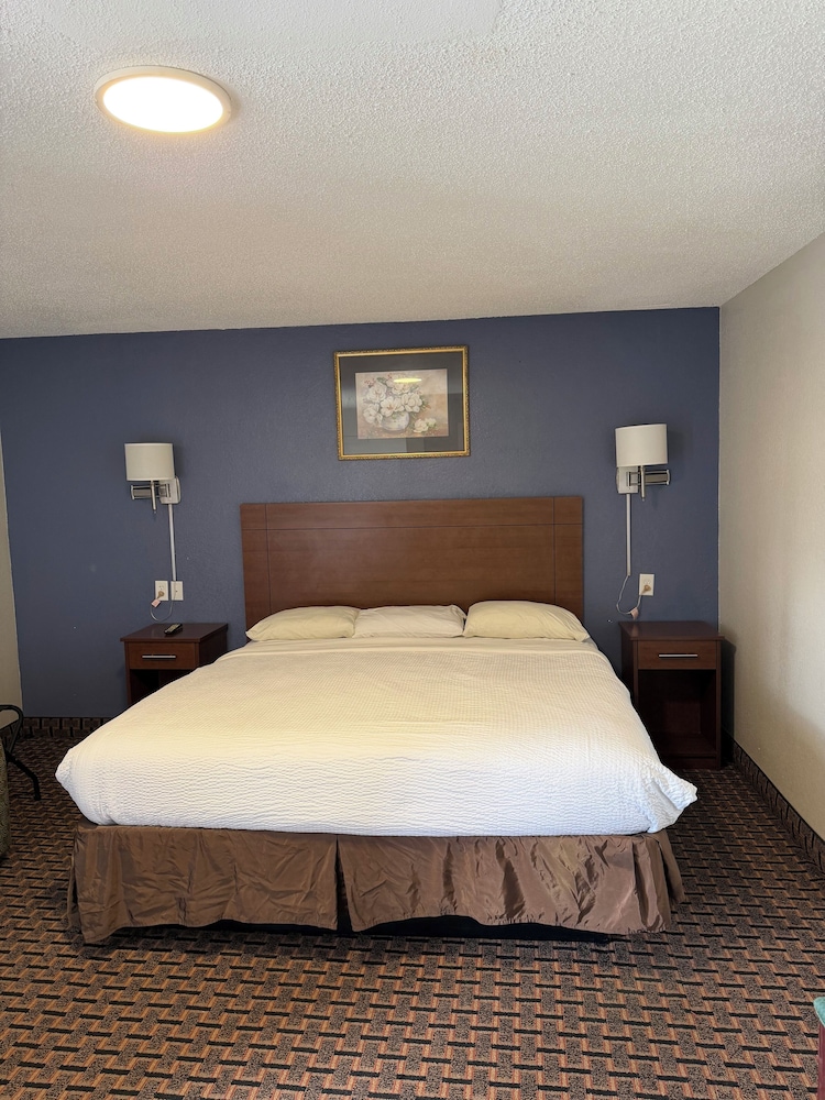 Economy Inn Gonzales 2/29