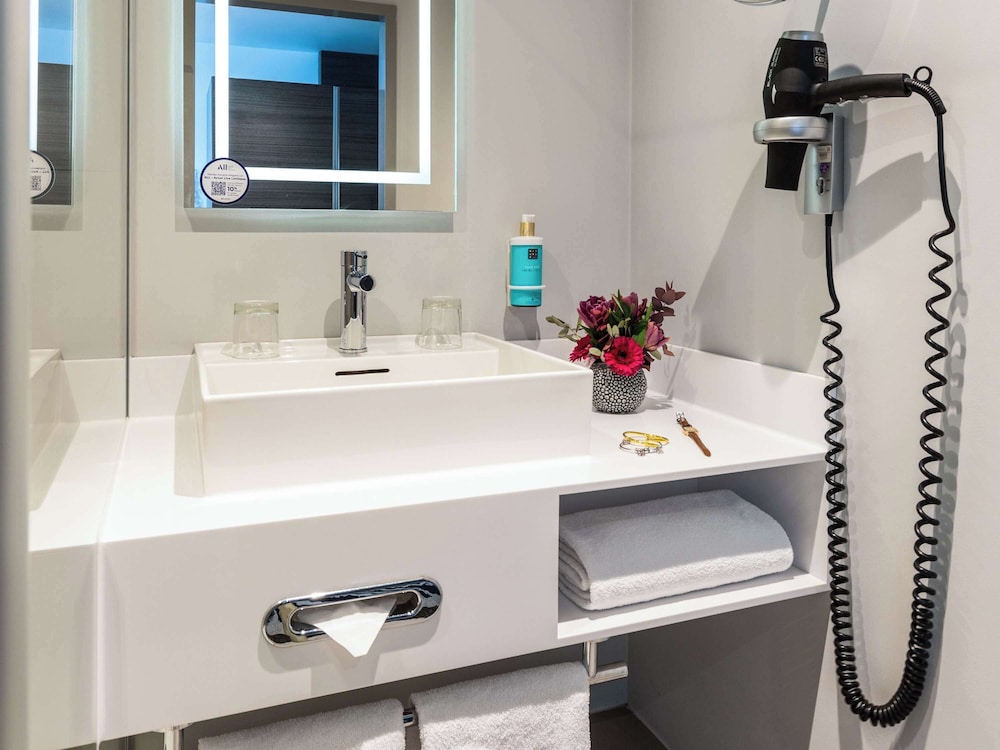 غرفة سوبيريور بسرير مزدوج مع أريكة، NOVOTEL HAMBURG CITY ALSTER 8/9