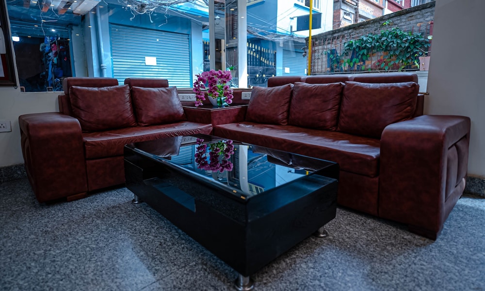 Shatkar Hotel and Spa 12/16