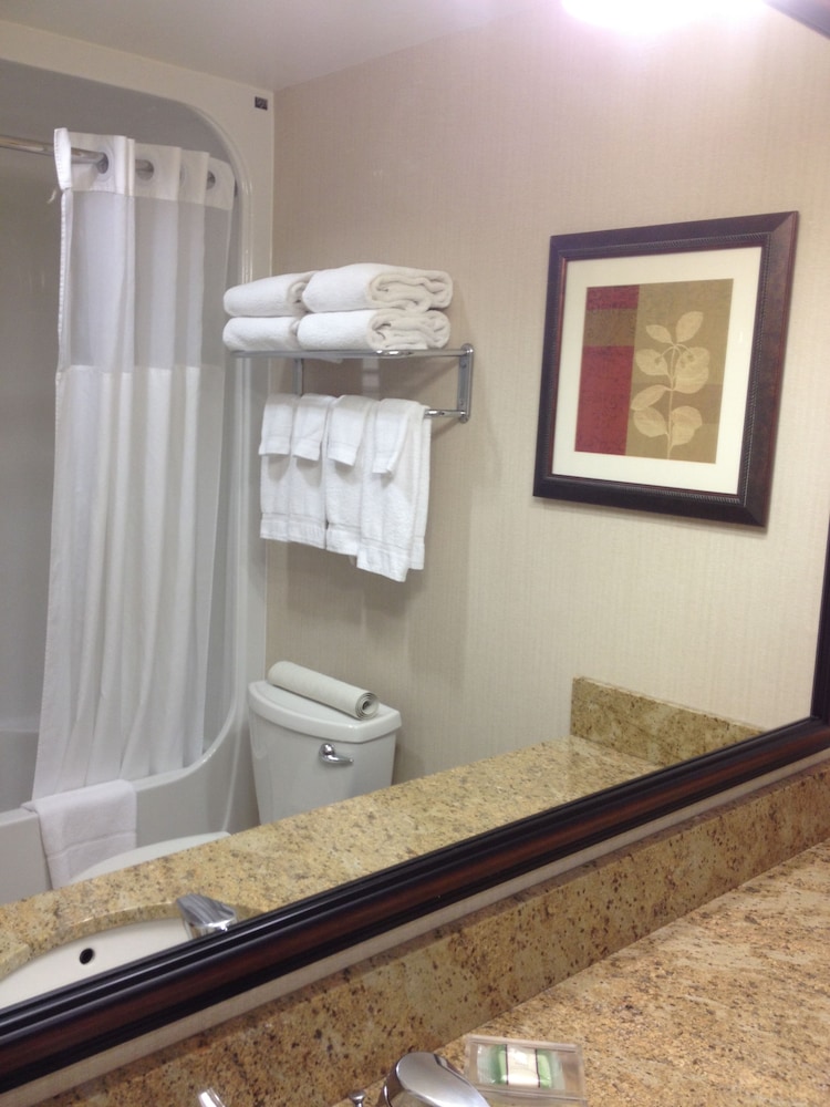 Country Inn & Suites by Radisson, Calgary-Northeast 9/35