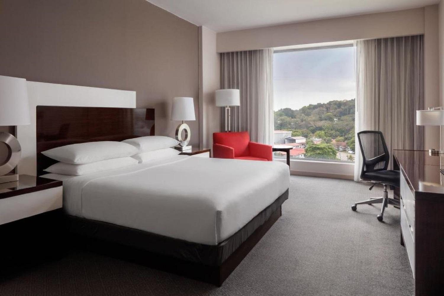Deluxe, King Bed