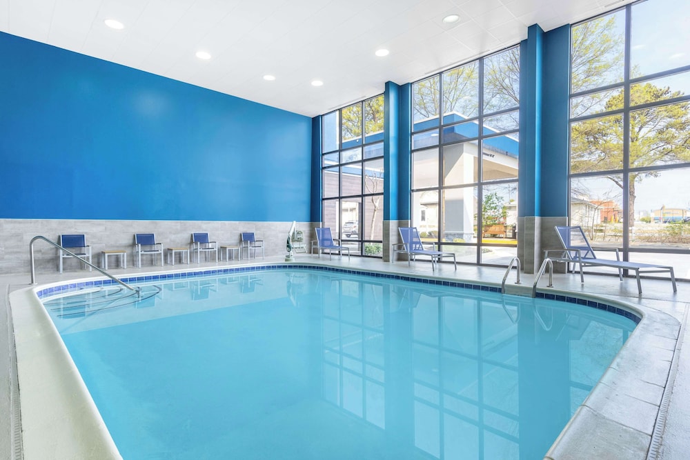 swimming pool spa