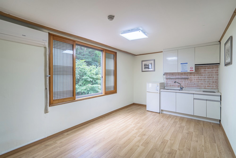 Ondol, 2 Futon Beds, Kitchenette