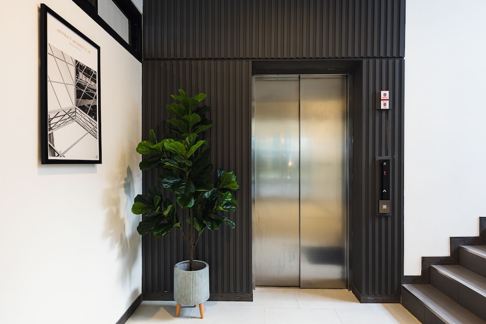 Amiri Place Hotel 5/50