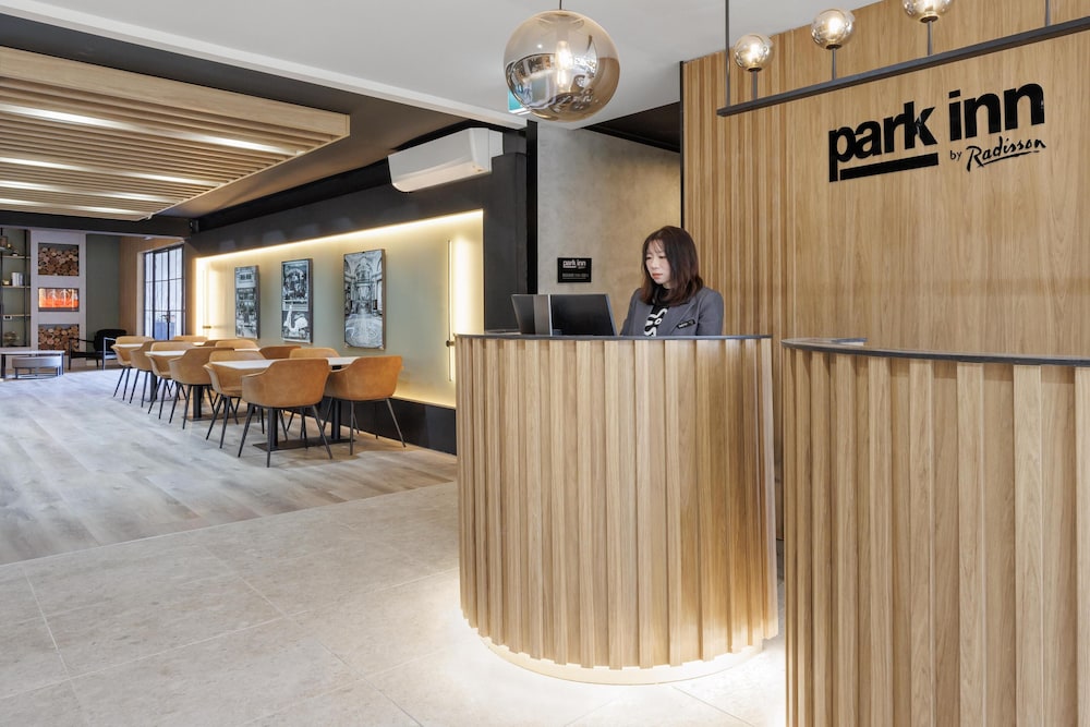 The Parkmore Hotel 8/45