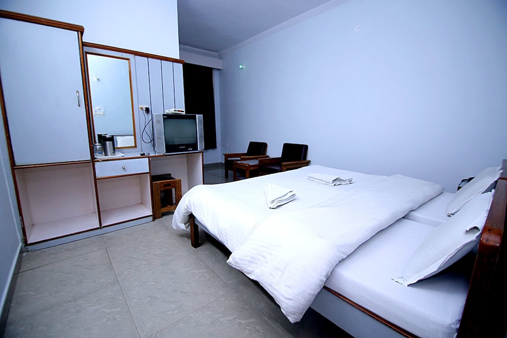 HOTEL MIDTOWN 24/46