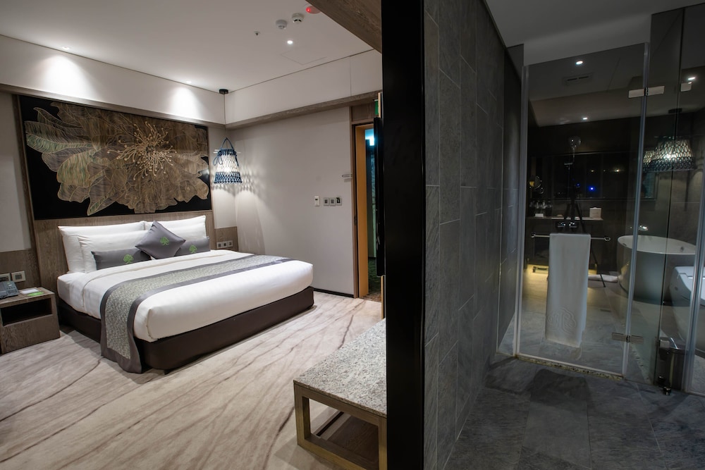ARTREE HOTEL 28/65