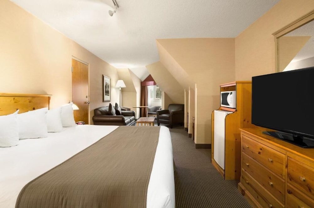 Canmore Inn Suites 8/24