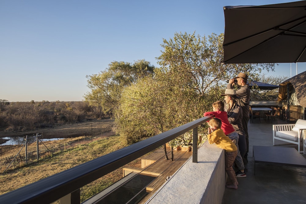 NAKO Safari Lodge 13/40