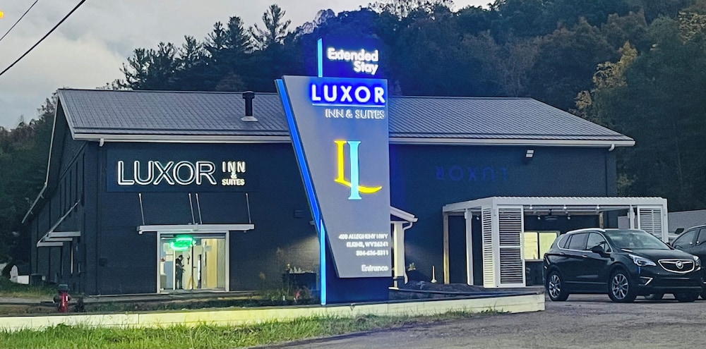 Luxor Inn & Suites 4/52