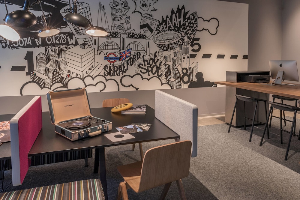 MOXY LONDON STRATFORD 31/42