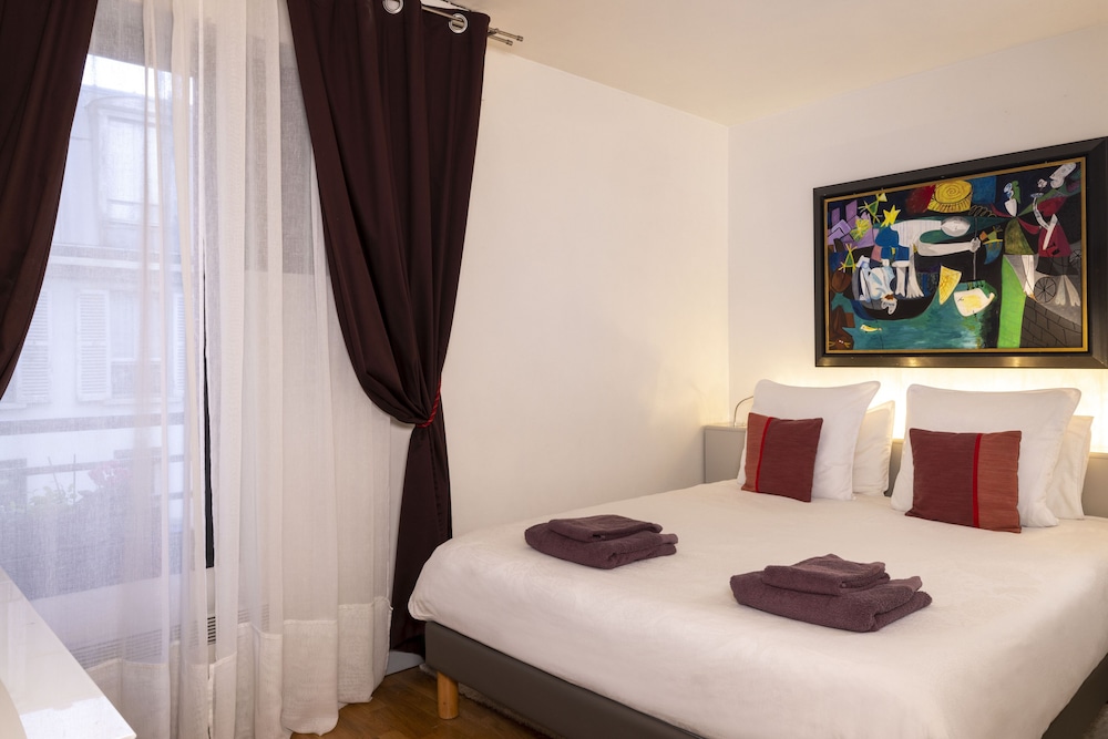 DELUXE, APARTMENT