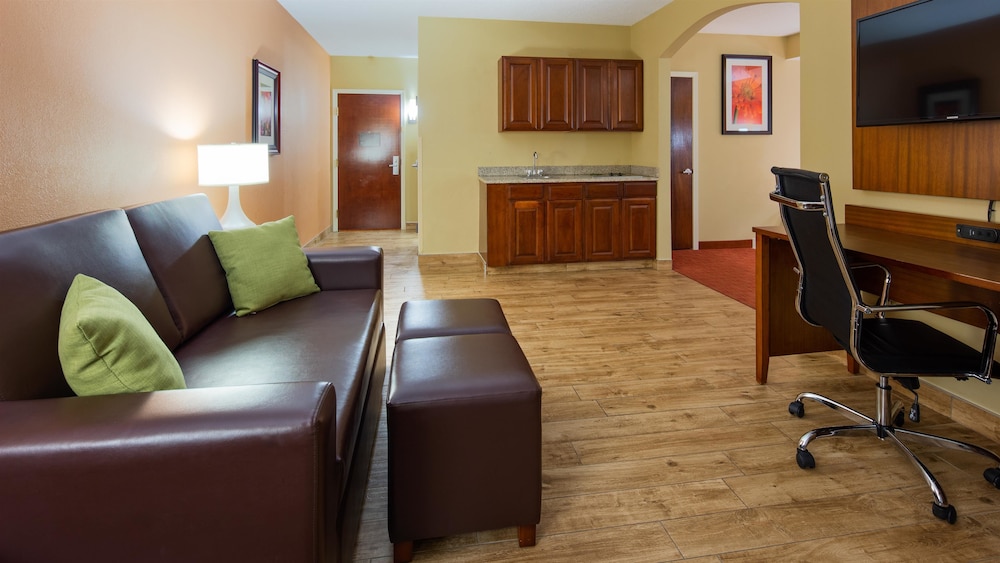 Best Western Plus Georgetown Corporate Center Hotel 40/41