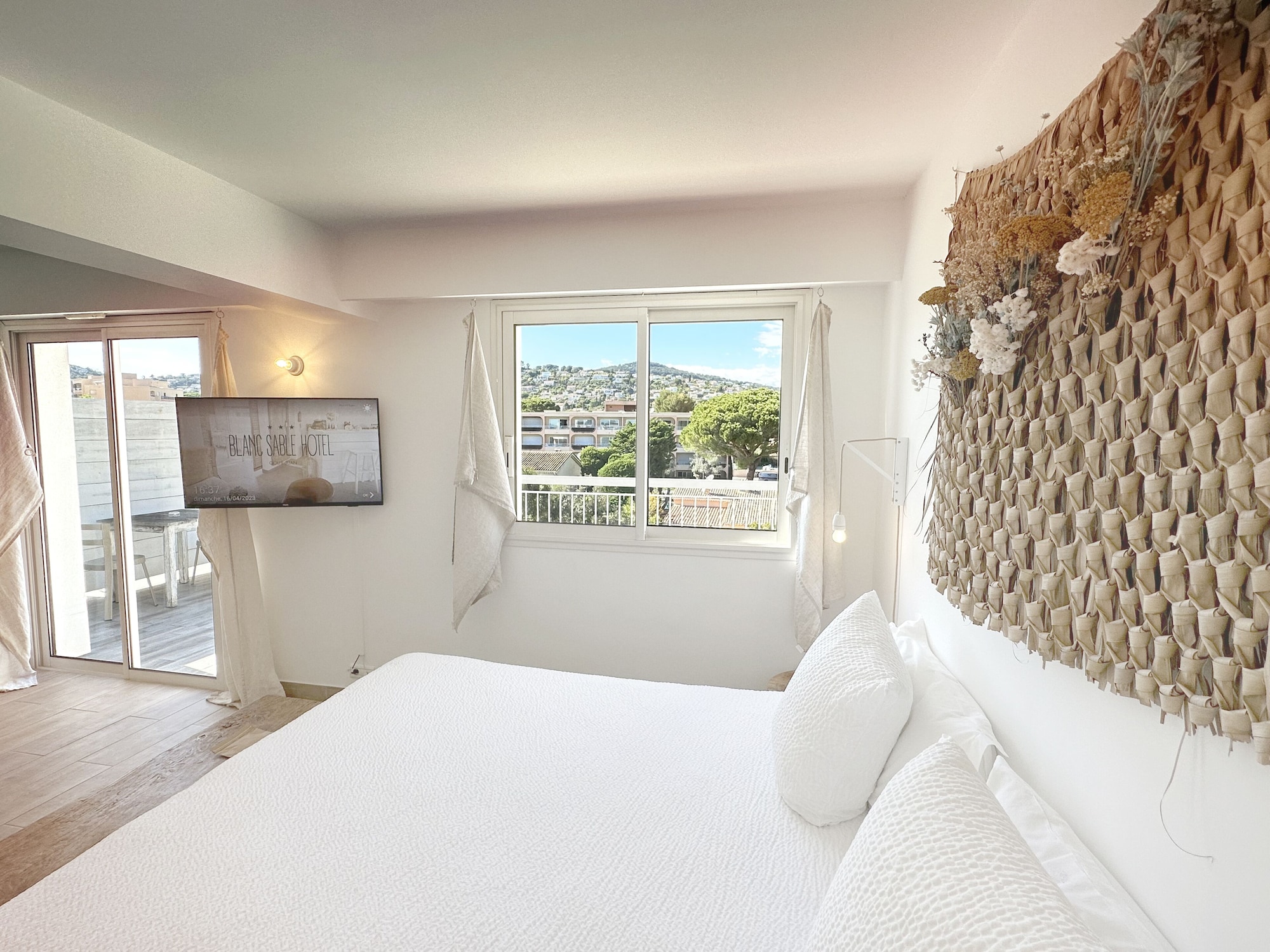 SUPERIOR, DOUBLE BED, TERRACE