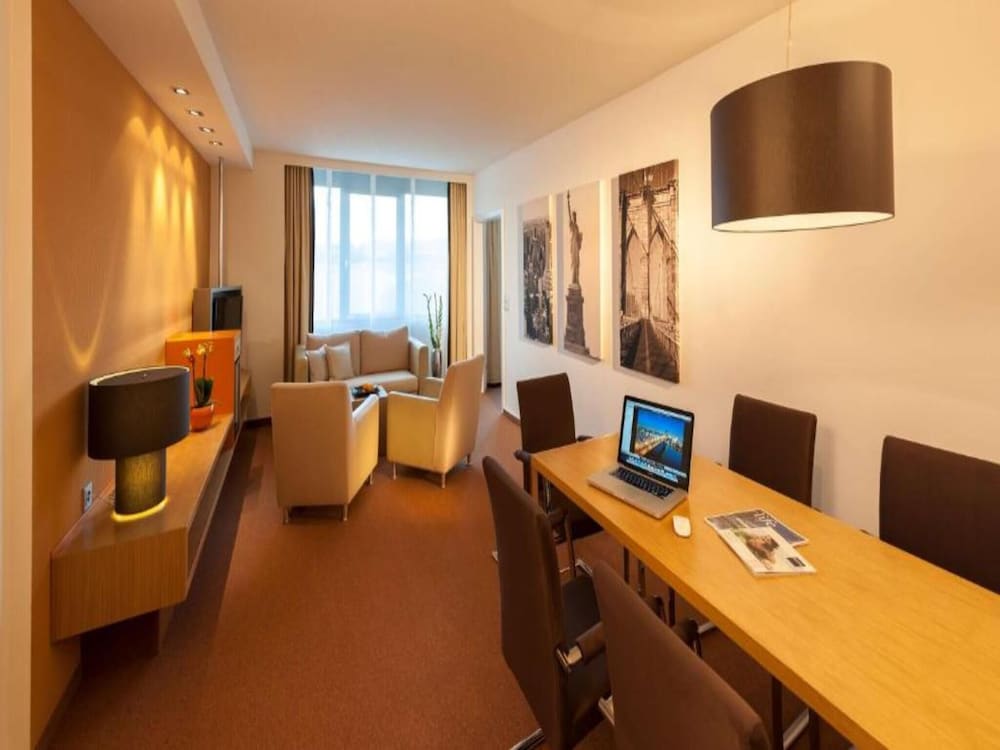 Sunday Hotel Main Taunus Frankfurt/Sulzbach 60/67