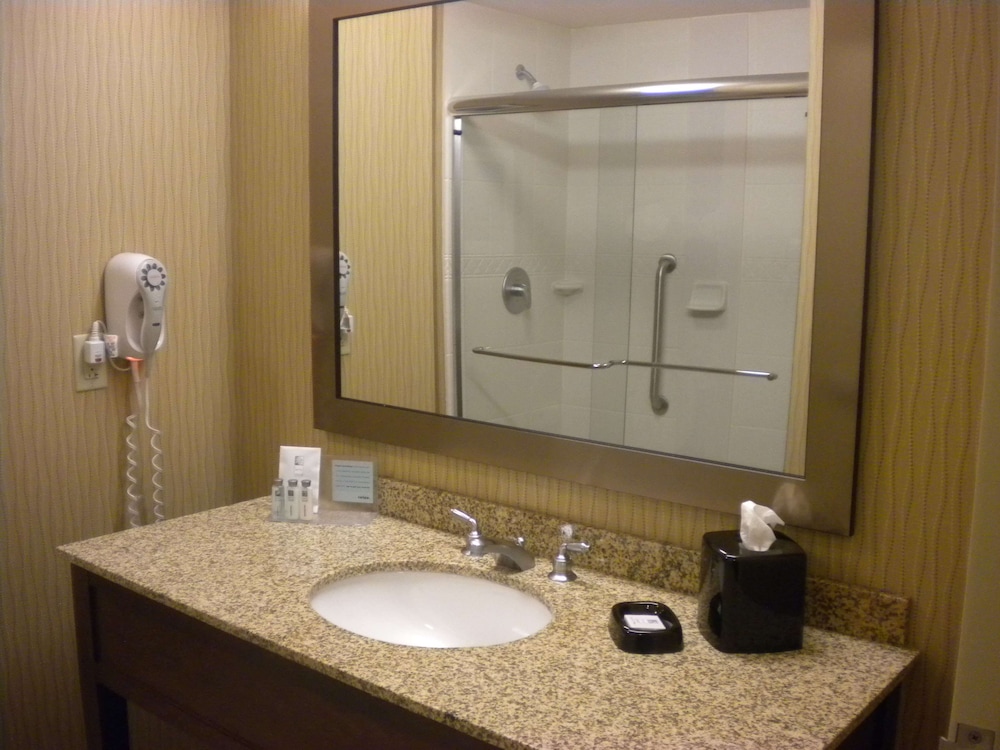 Hampton Inn And Suites Cincinnati Uptown University Area Oh 21/72