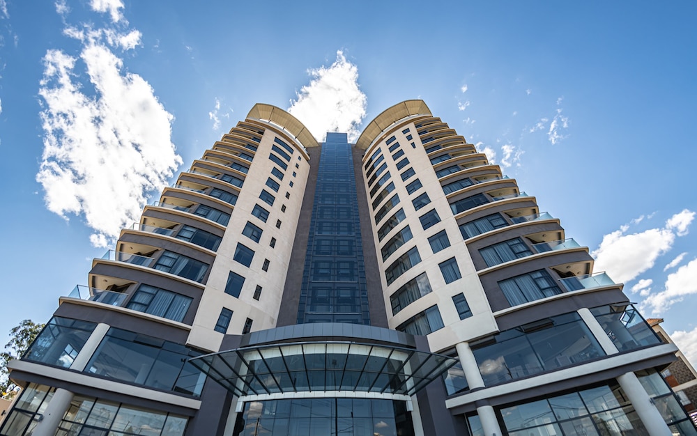 The Curve by the Park Apartments 2/37