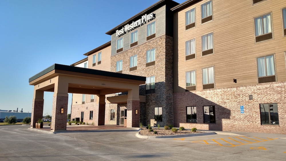 Best Western Plus Lincoln Inn & Suites 3/26