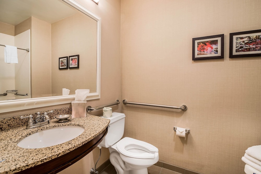 غرفة قياسية بسريرين مزدوجين، Comfort Inn Concord South End 5/5