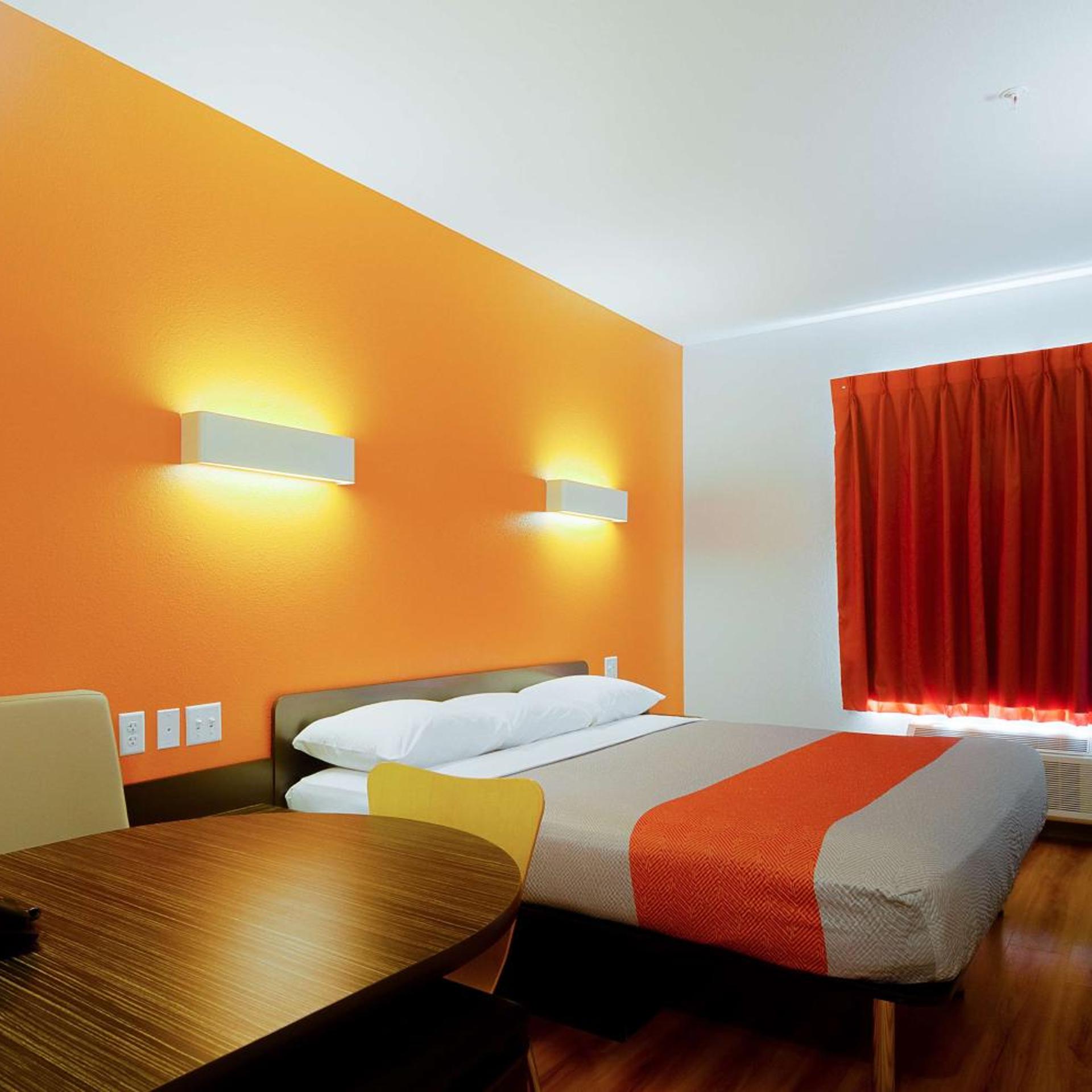 غرفة بسرير كينج، Motel6 Midland Tx 7/10