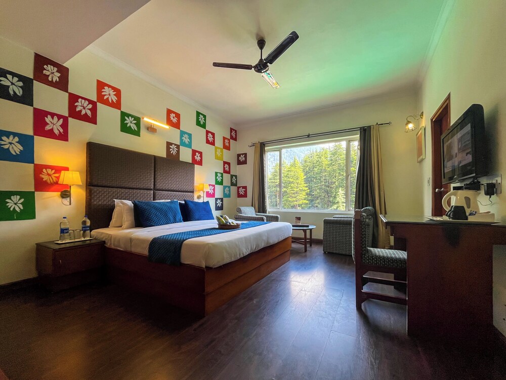 Golden Tulip Manali 17/92